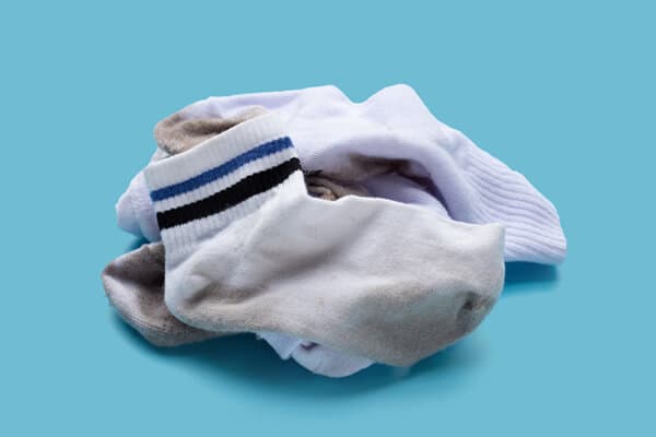 Ein Bündel getragene, schmutzige Socken.